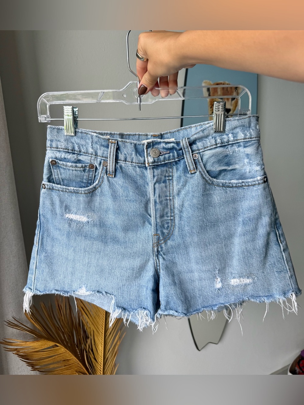 Levi’s Wedgie High Rise Distressed Denim Cutoff Shorts - Size 27